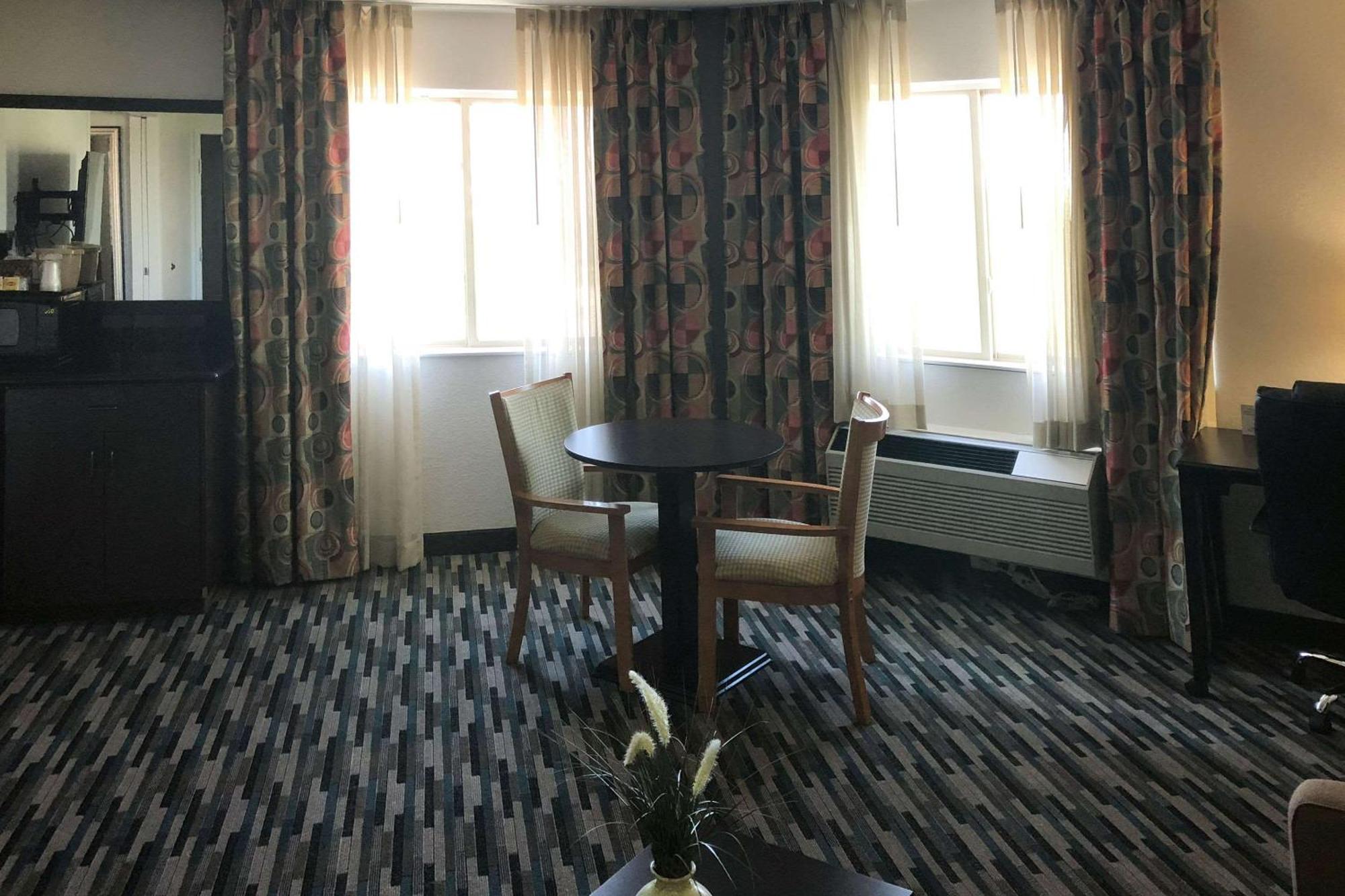Quality Inn & Suites Denver International Airport Exterior foto