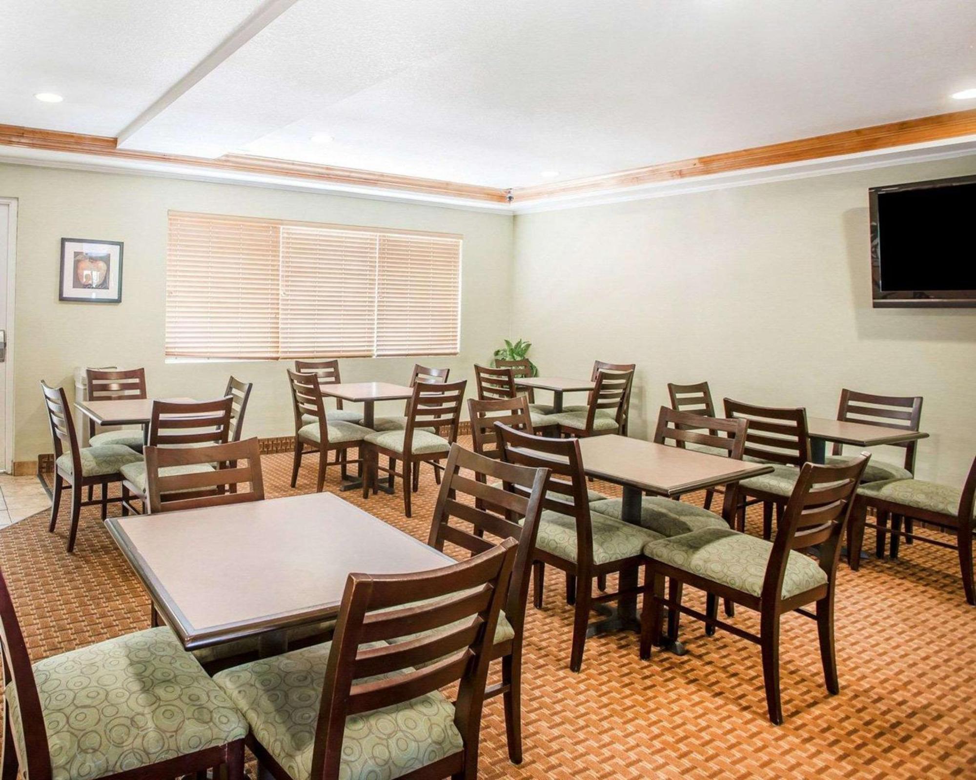 Quality Inn & Suites Denver International Airport Exterior foto