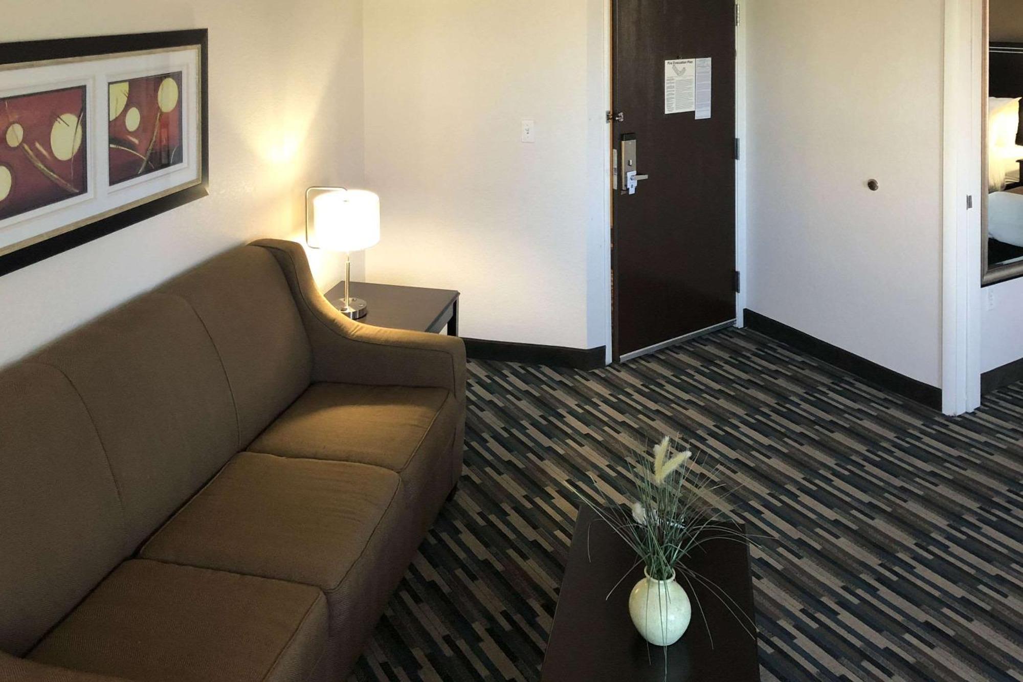 Quality Inn & Suites Denver International Airport Exterior foto
