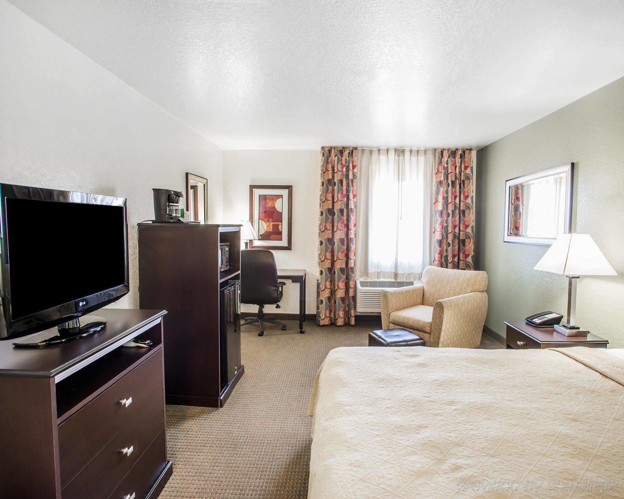 Quality Inn & Suites Denver International Airport Exterior foto